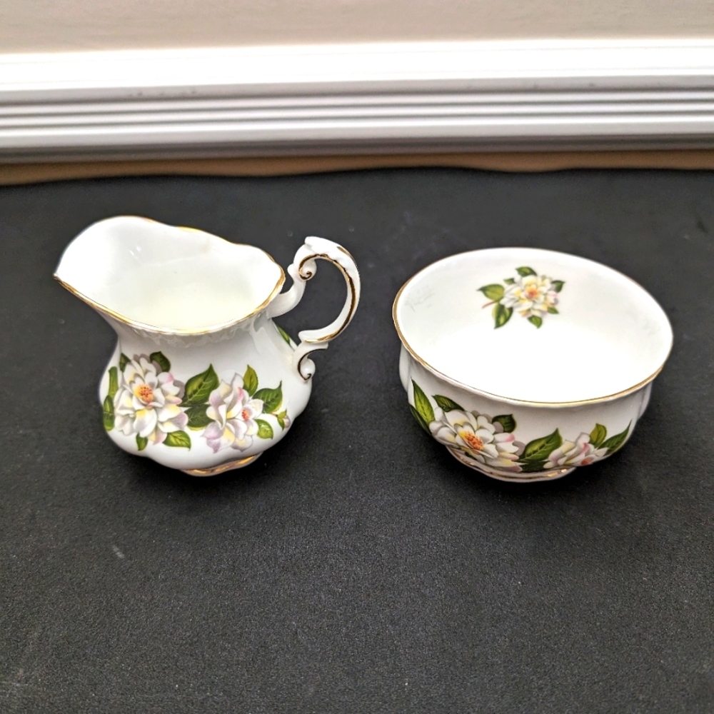 Fine Bone China by PARAGON. Camelia Series. Creamer and sugar cube bowl.